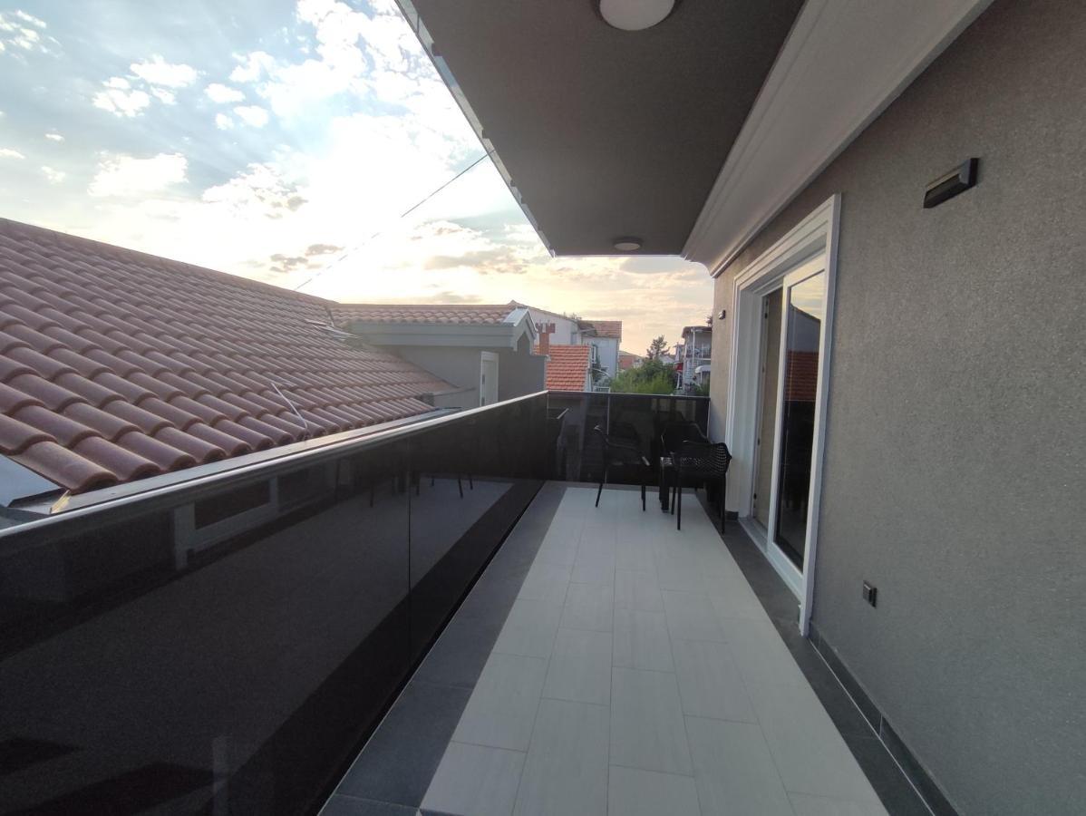 Apartment Luxury Apartments-la Dino Maky