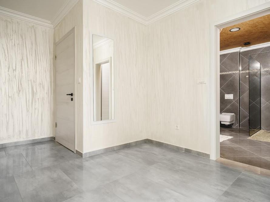 Apartment Luxury Apartments-la Dino Maky *