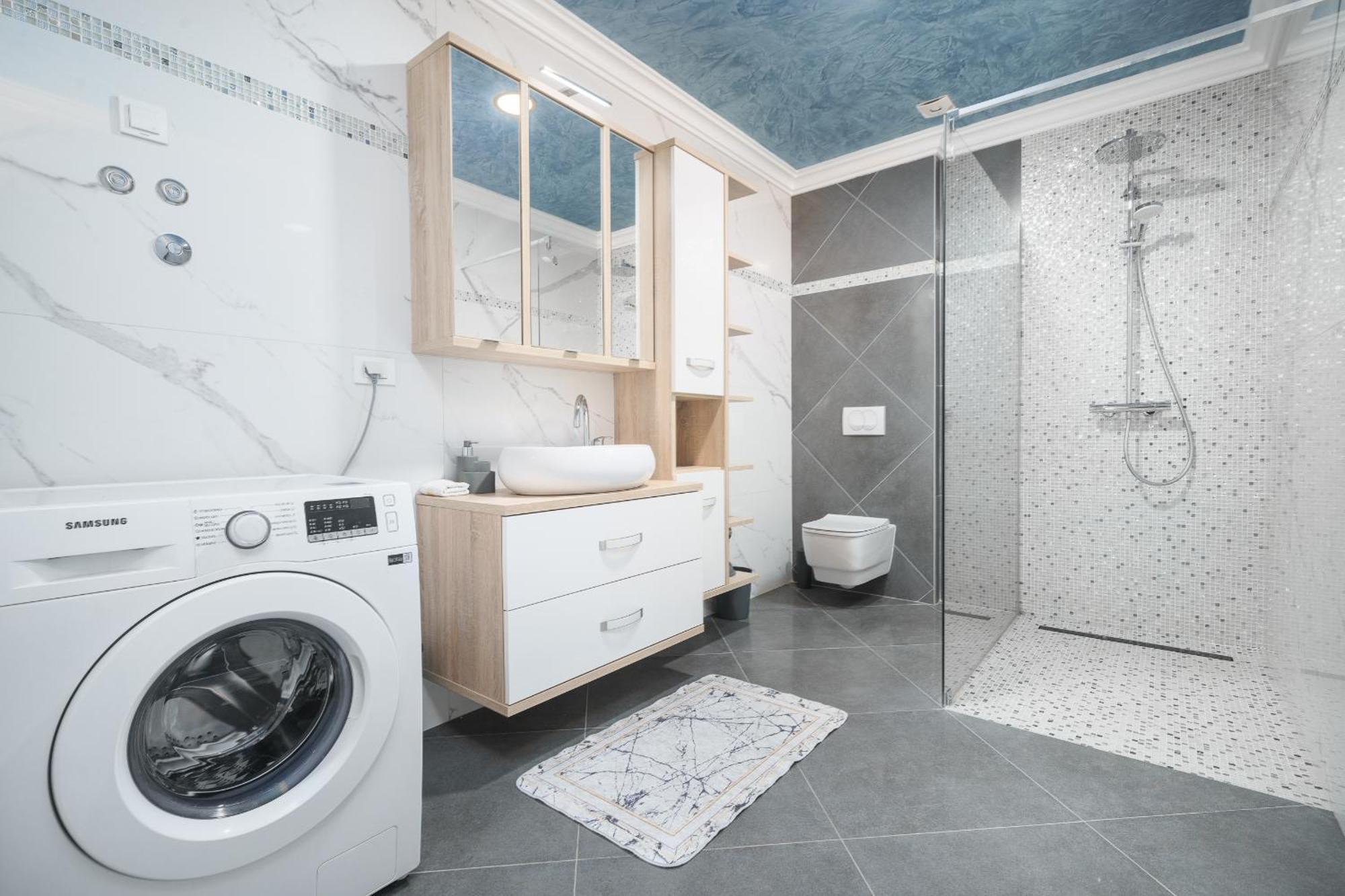Luxury Apartments-la Dino Maky Apartment *