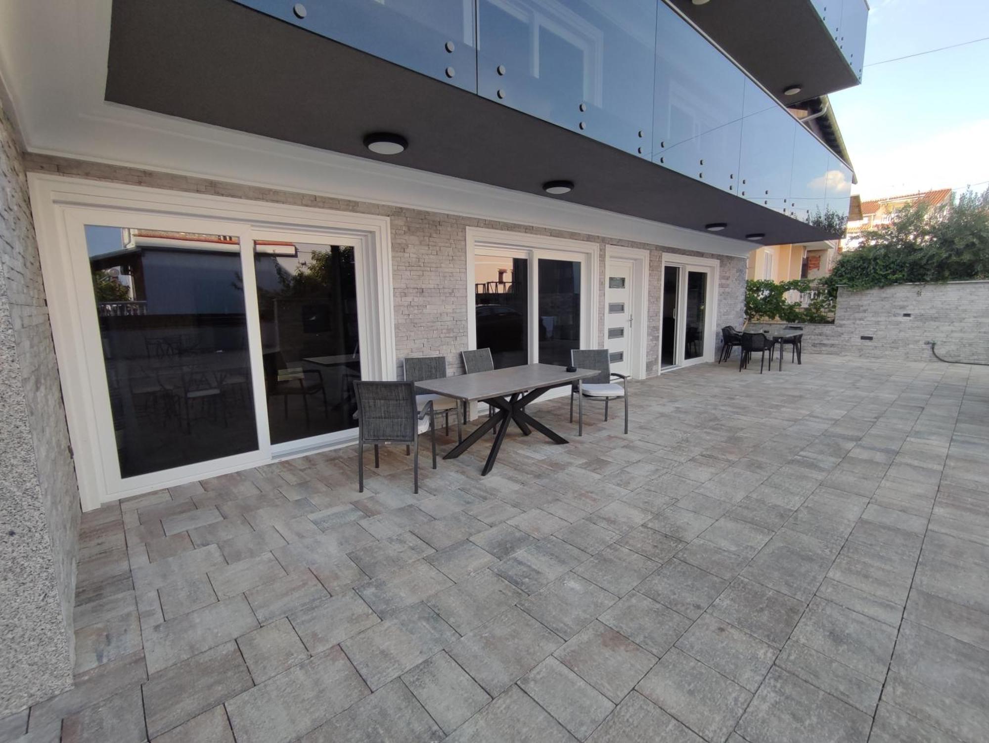 Luxury Apartments-la Dino Maky